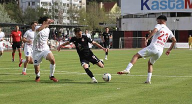 TFF 2. Lig: Kastamonuspor: 0 - Altınordu: 0