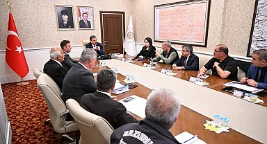 Uzundere'deki toprak kayması mercek altında