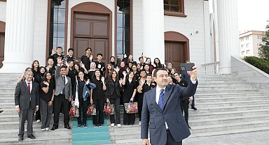 Vali Musa Işın gençlerle "Türkiye Yüzyılı Kariyer Fırsatları" panelinde buluştu