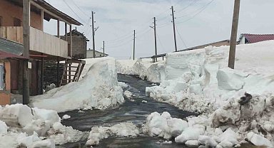Yayla evleri, kar altında
