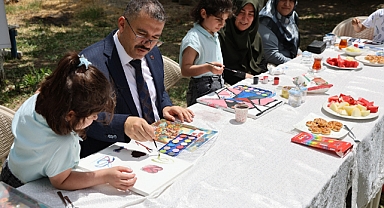 “Bezden Tuvale Hayaller” Etkinliğinde Çocuklar Hayallerini Bez Çantalara Taşıdı