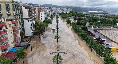 Ersoy: "Karadeniz Sahil Yolu baraj görevi gördü; Trabzon'da 'Şehir seli' oluştu"