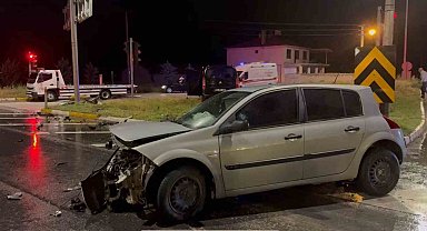İki otomobilin çarpıştığı kazada 6 kişi yaralandı