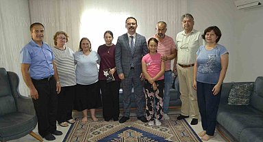 Kaymakam Ateş öğrencilerin evlerine misafir oldu