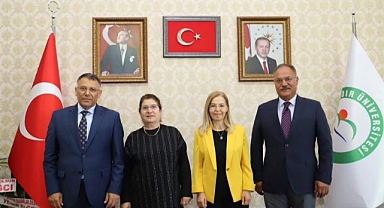 Prof. Karabulut’tan Rektör Gürel’e Hayırlı Olsun Ziyareti