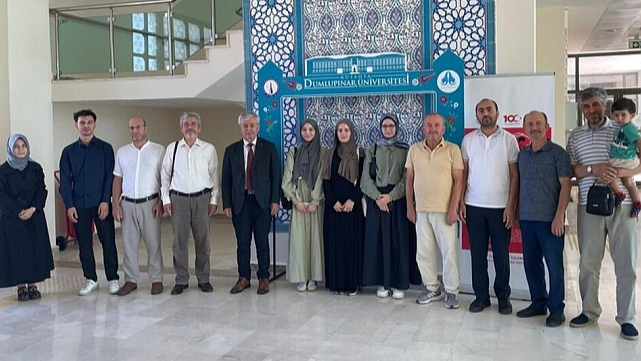 DPÜ İlahiyat Fakültesi'nin başarılı öğrencileri dil eğitimi için Ürdün'e uğurladı