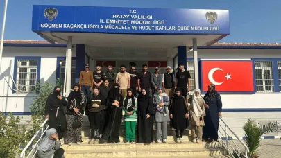 Tıka basa göçmen doldurulan minibüste 24 göçmen yakalandı