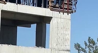 İnşaat işçileri canlarını tehlikeye atıyor
