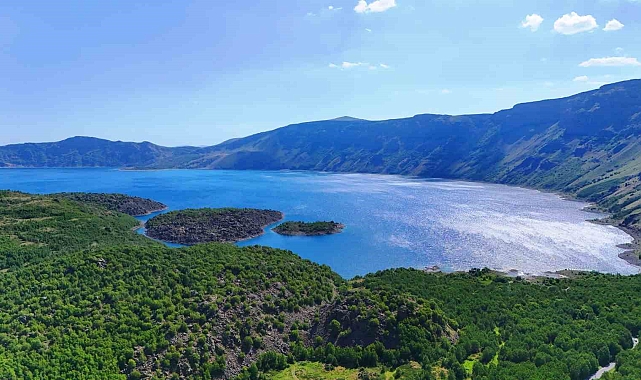 Nemrut Kalderası'nın doğal güzelliği havadan görüntülendi