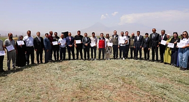 Tarım Bakanı Yumaklı Iğdır'da Damızlık Hayvan Dağıtımı Gerçekleştirdi