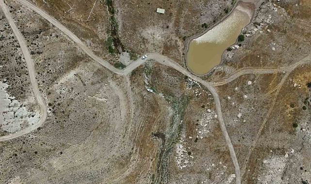 Yamula Barajı'nda sular çekildi, eski mahalle ortaya çıktı