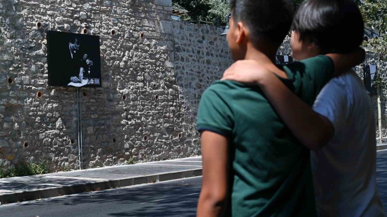 Beşiktaş belediyesi, Çırağan Caddesi üzerindeki Atatürk albümünü yeniledi