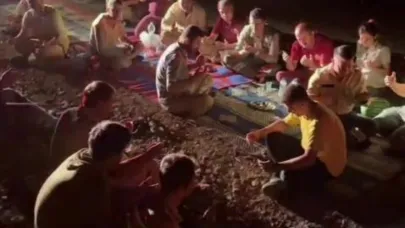 Alevlerin arasında karnını doyuran ormancılardan duygulandıran dua