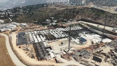İskenderun’da sismik izolatör sistemli 600 yataklı devlet hastanenin inşası hızla sürüyor