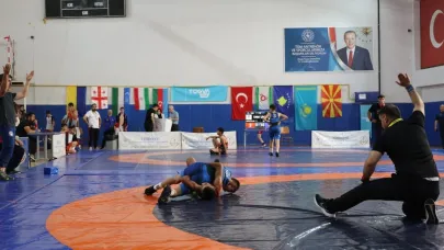 Artvin’de uluslararası güreş turnuvası düzenlendi