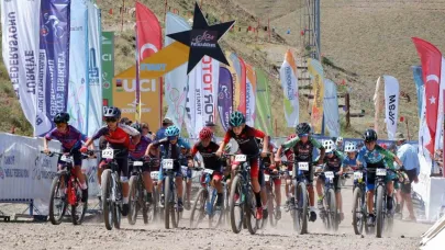 Palandöken’in zirvesinde pedal çevirdiler