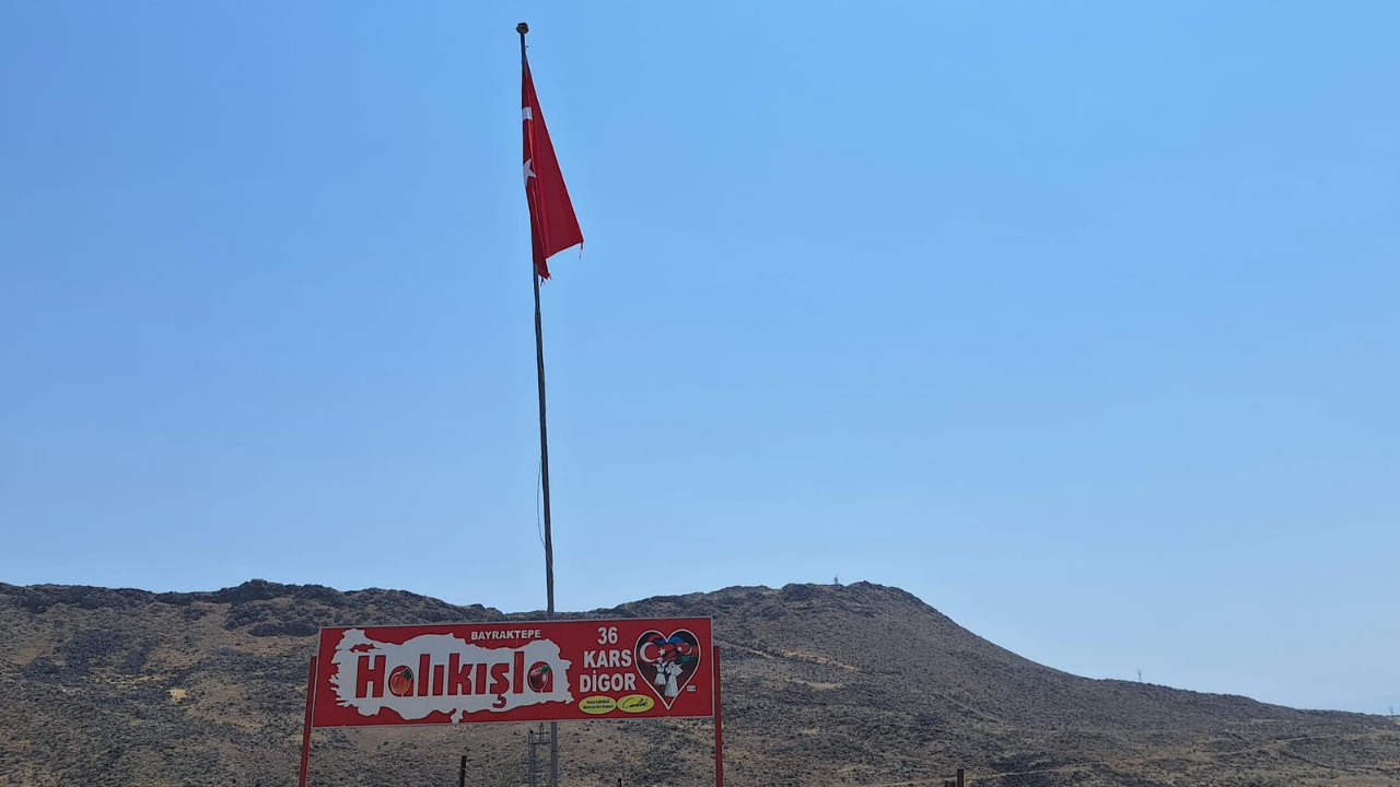 Halıkışla’da Bayrak Tepesi Oluşturuldu