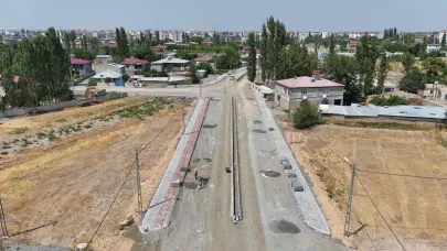 Iğdır Belediyesi Aktaş Caddesi’nde Refüj Çalışmalarına Devam Ediyor