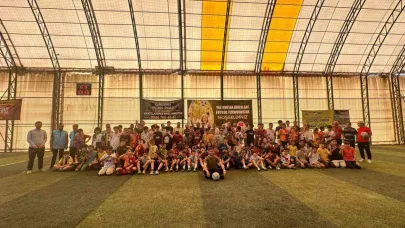 Yaz Kur’an kursu öğrencilerine halı saha turnuvası