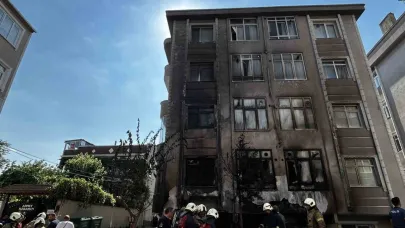 Fatih’te ilaç deposu alevlere teslim oldu