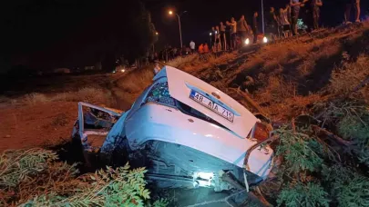 Tarlaya uçan otomobil hurdaya döndü: 1 ölü, 1 yaralı