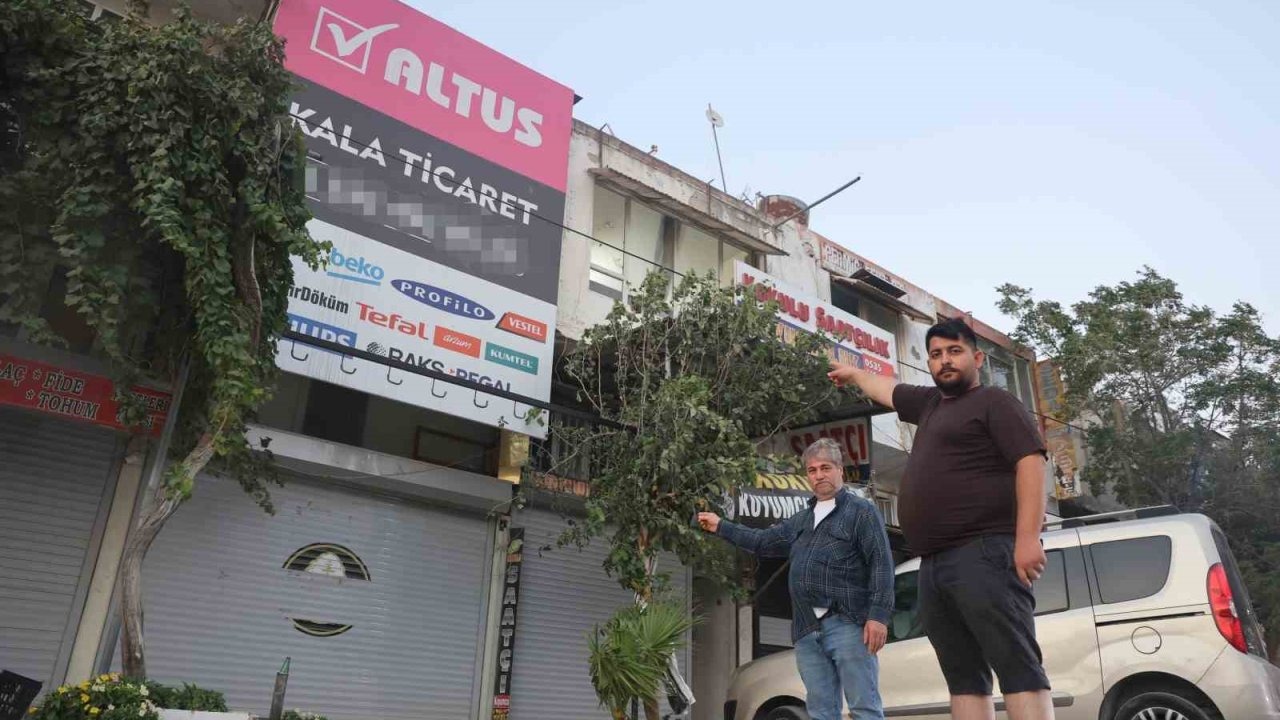 Beyaz eşya satın alma hayaliyle umutla bekleyen vatandaşların hayali bayinin kepenk açmamasıyla son buldu