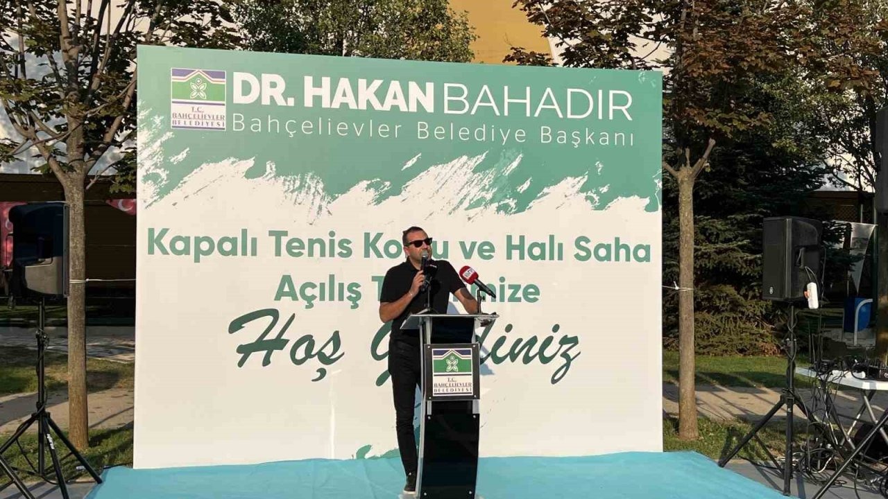 Bahçelievler Belediyesi tarafından kapalı tenis kortu ve halı saha açılışı yapıldı