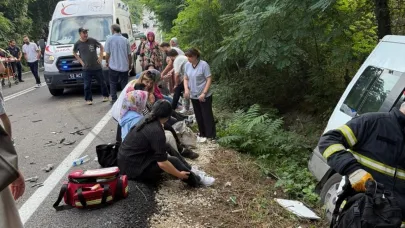 Ordu’da servis minibüsü kaza yaptı: 15 yaralı