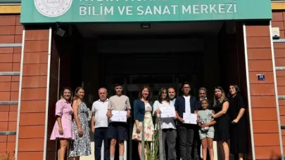 Başarılı öğrencilerden okullarına veda