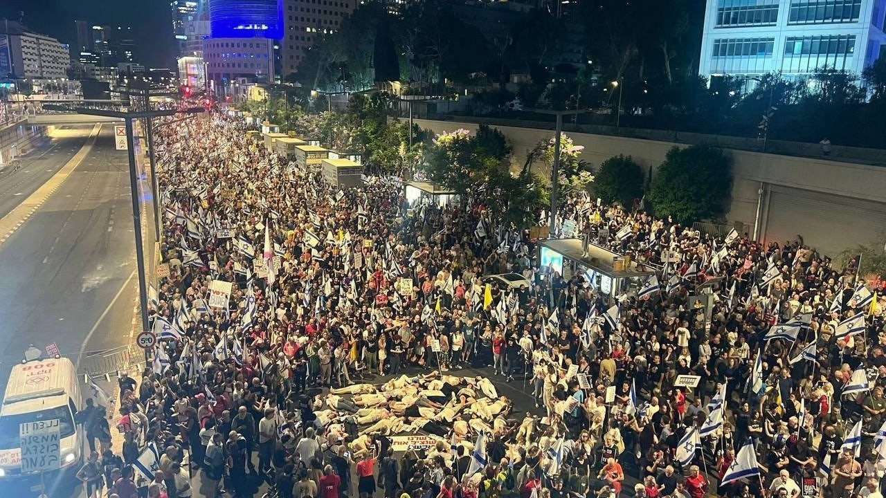 İsrail’de hükümet karşıtı gösteriler sürüyor: On binlerce kişi Netanyahu hükümetinin Gazze politikalarını protesto etti