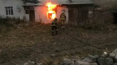 Kars’ta ev yangını kısa sürede söndürüldü