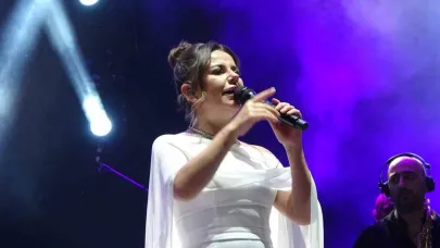 Sorfest’in son gününde Atilla Yılmaz ve Merve Özbey rüzgarı esti