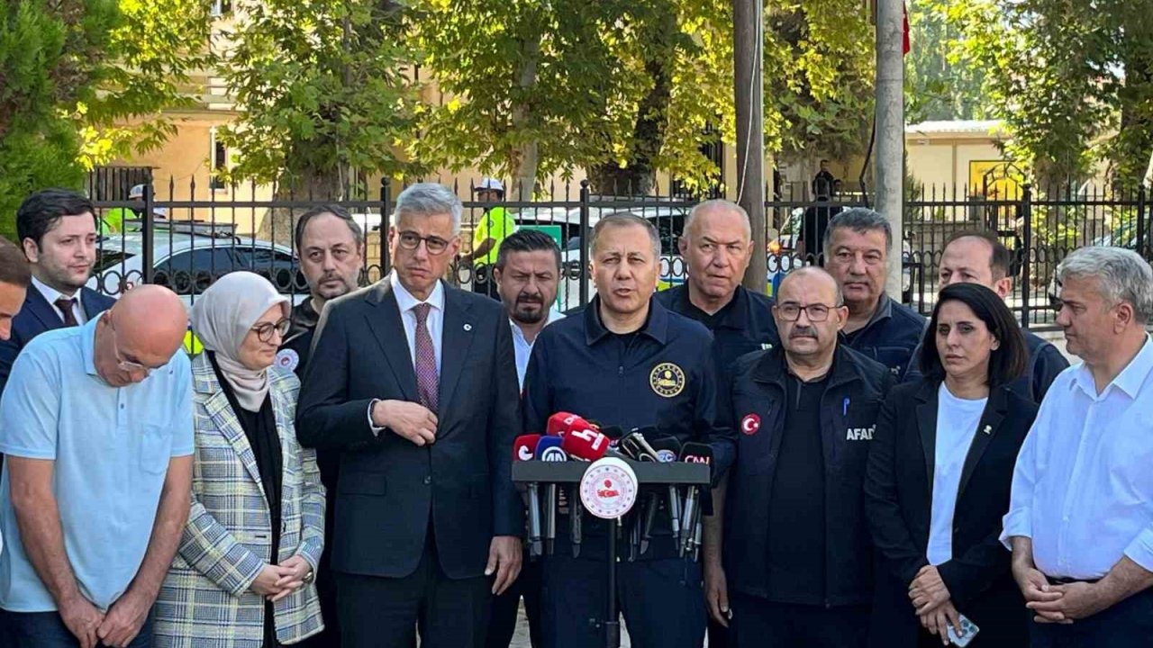 Sağlık Bakanı Memişoğlu: "Toplam 52 başvuru var, 29’u yaralı olarak hastanelerimizde tedavi altına alındı"