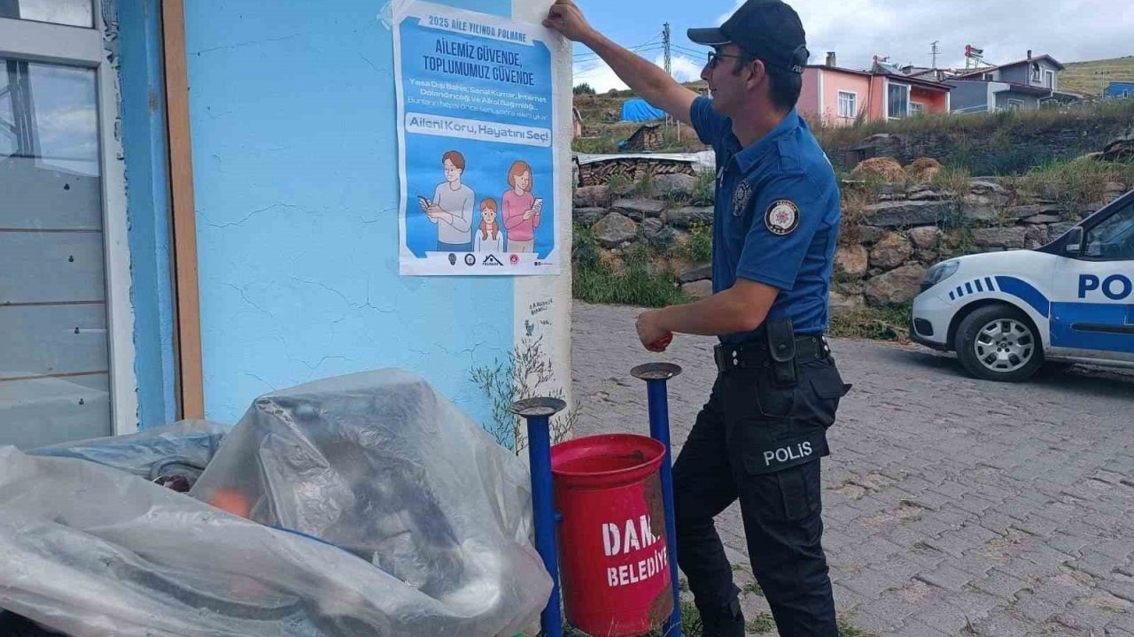 Ardahan’da polis ekiplerinden vatandaşa broşürlü uyarı