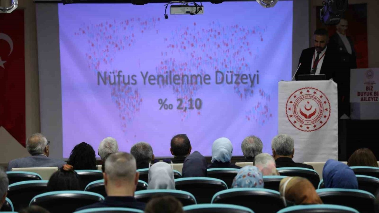 Diyarbakır’da "Yaşlılık Çalıştayı" düzenlendi