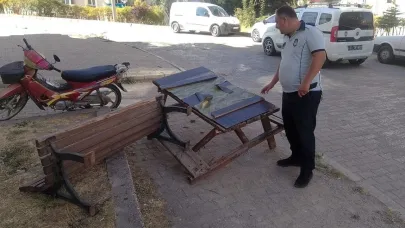 Kamu malına zarar veren şahıs güvenlik kamerasına takıldı