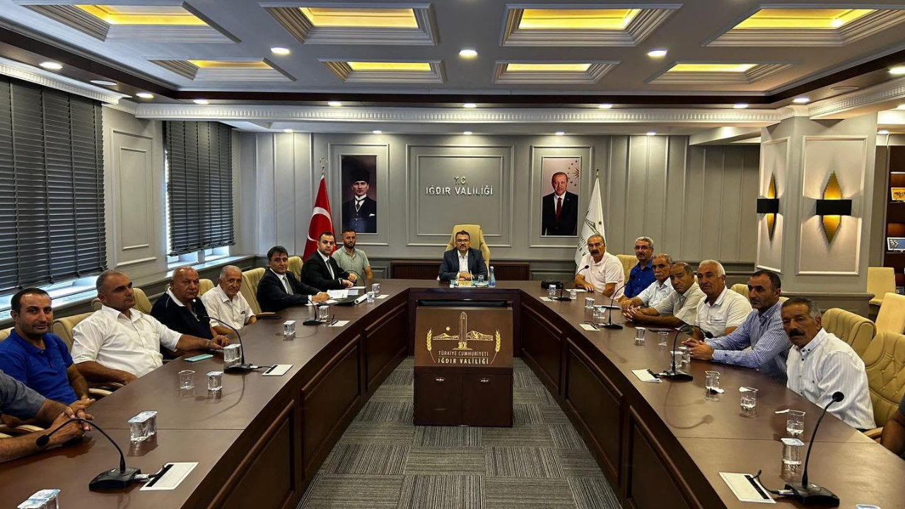 Vali Turan, Merkez Köy Muhtarlarıyla Bir Araya Geldi