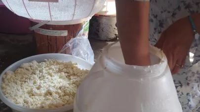 Kuma gömülerek olgunlaştırılan küp peyniri, asırlık lezzetini koruyor
