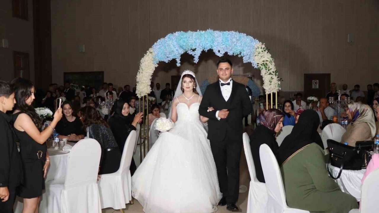 Dilan ve Ömer Çifti Oltu’da dünya evine girdi