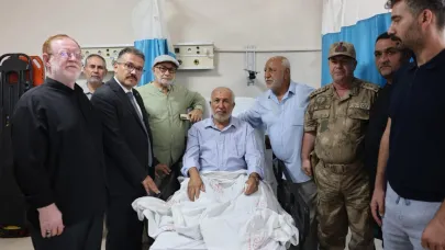 Vali Turan’dan Din Âlimi Zeki Tümay’a Geçmiş Olsun Ziyareti