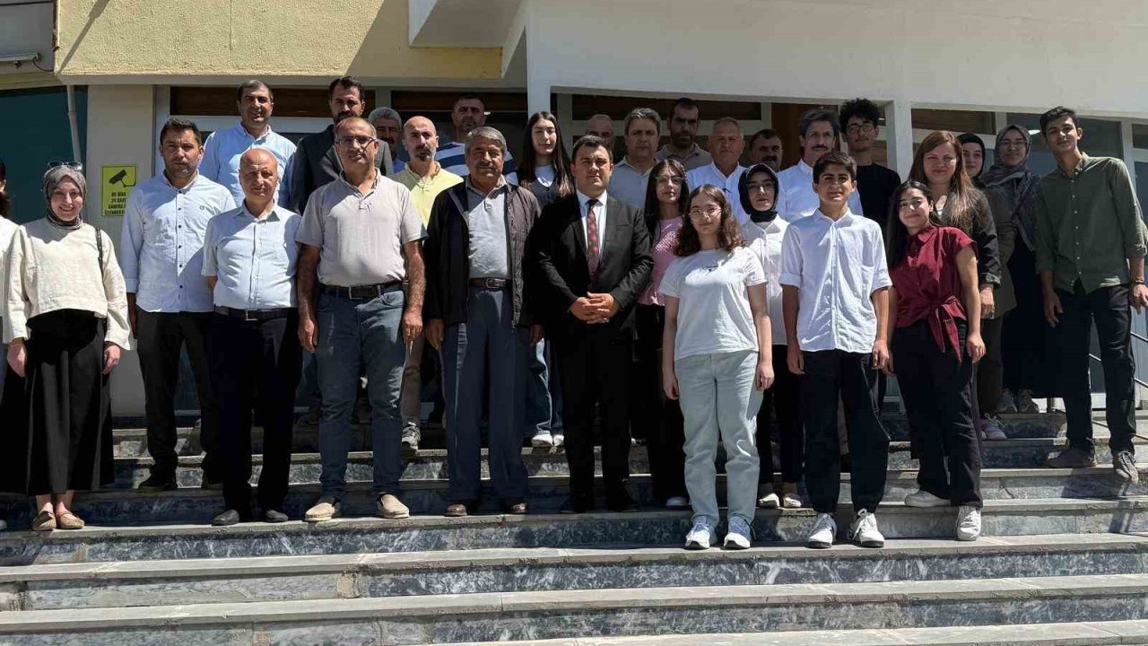 Patnos’ta başarılı öğrenciler için kahvaltı programı düzenlendi