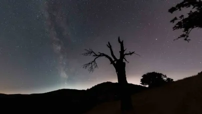 Sağlık çalışanı, 4 bin yıllık Harput’ta meteor yağmurunu fotoğrafladı