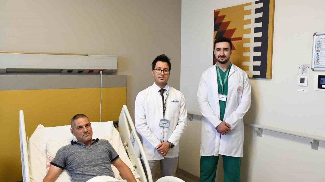Böbreğinden 100’e yakın taş çıktı