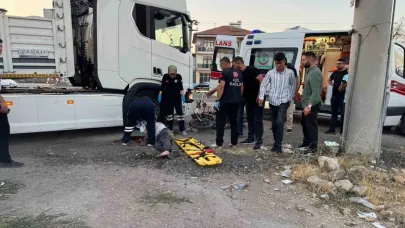 Tır ile motosiklet çarpıştı: 1 ölü