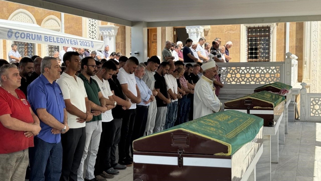Yağ tankına düşerek ölen anne ve oğlu toprağa verildi