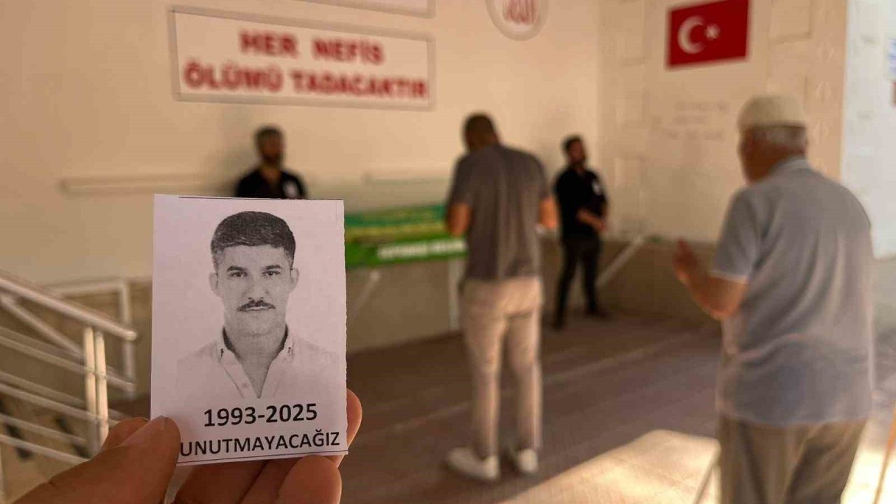Arkadaşı tarafından tüfekle vurulan 32 yaşındaki adam son yolculuğuna uğurlandı