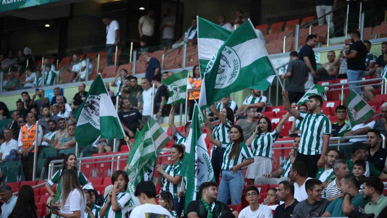 Trendyol Süper Lig: Konyaspor: 1 - Gaziantep FK: 0 (İlk yarı)