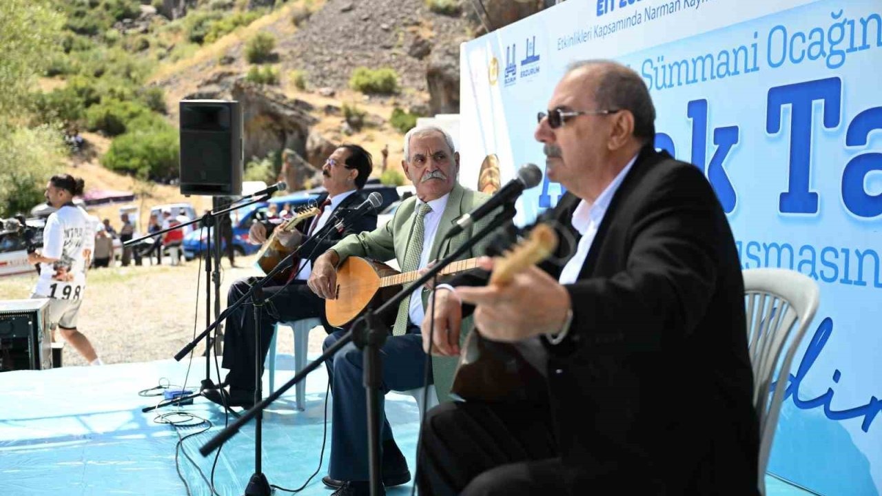 Âşık Sümmani Narman’da anıldı