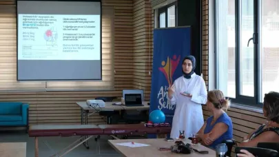 Uzmanından kadınlara uyarı: "Diz ağrısını hafife almayın"