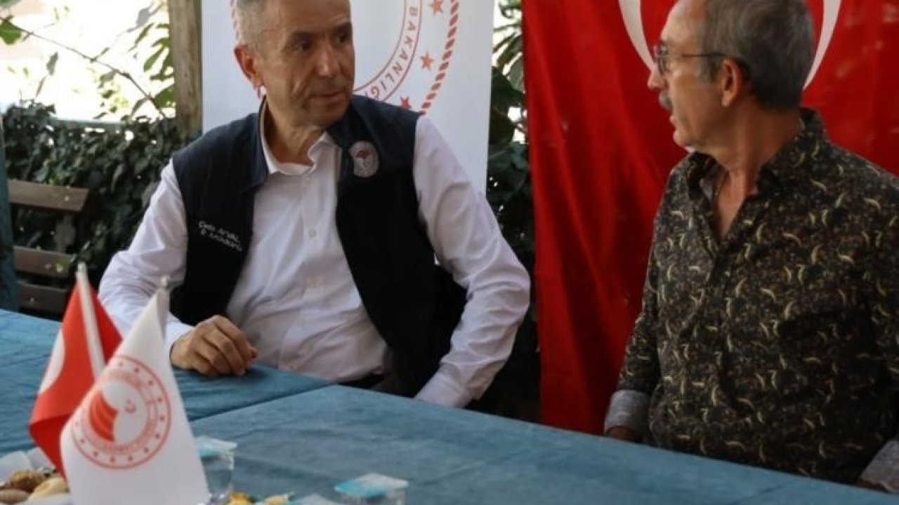 Çiftçilere kiraz, ceviz, karpuz, buğday ve ayçiçeği üretimi hakkında bilgi verildi